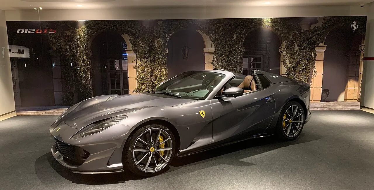Ferrari 812 GTS (2019–2024)